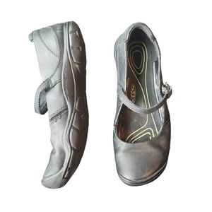 EUC Keen Women's Black Leather Mary Janes Buckle Contour Arch Shoes Size 8